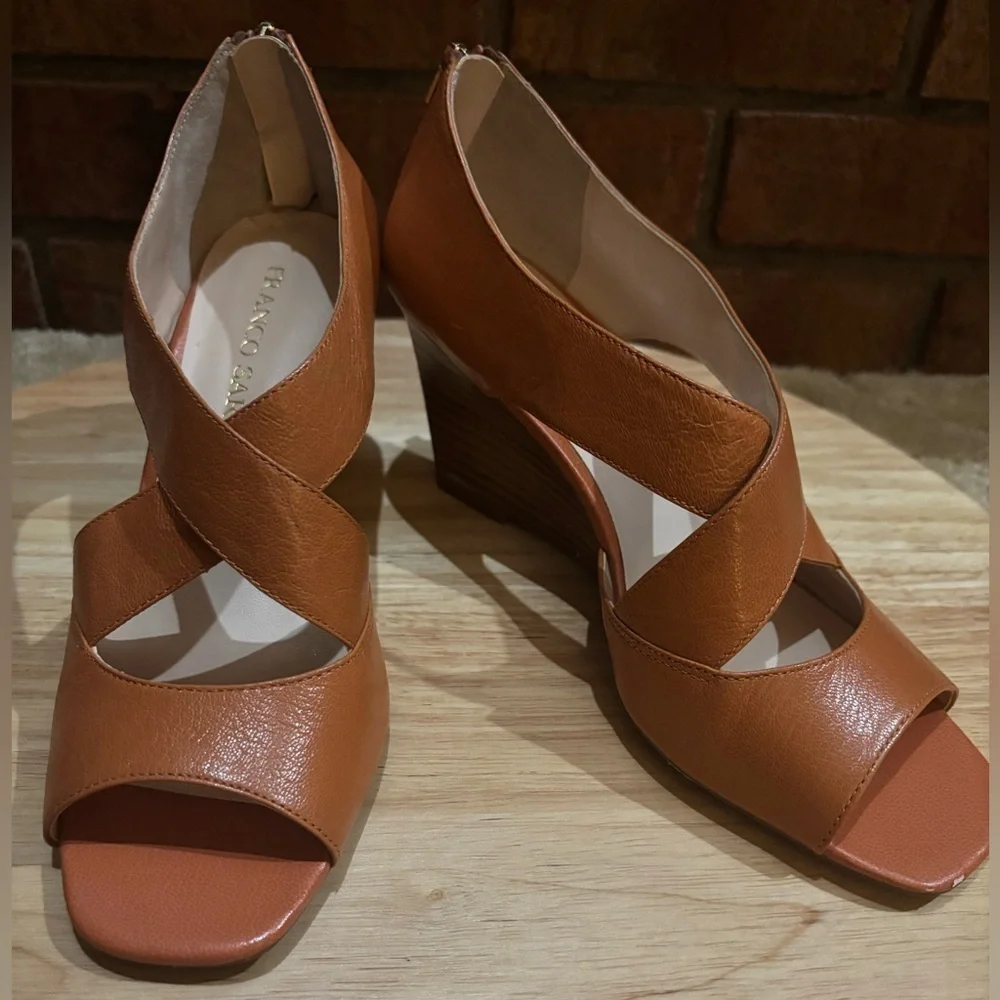 FRANCO SARTO Strappy Zip-Up Brown Leather Tandy 2  Wedge Sandals Heels Size 7